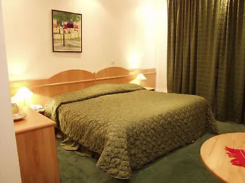 Queen Mary Constança