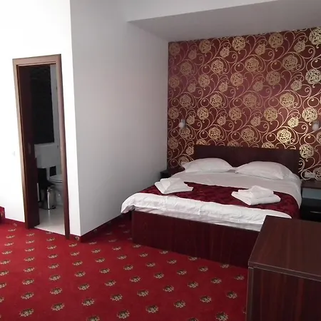 Queen Mary 3*