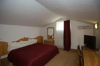 Queen Mary Gæstehus 3*